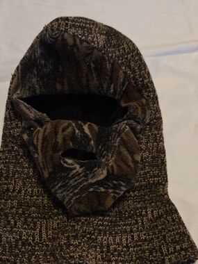 Cabela's Knit Balaclava/Facemask Men's Knit Balaclava Sweater Hood in Brown Camo